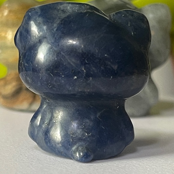 Set of Three Hello Kitty Crystal Carvings - Picture 6 of 8